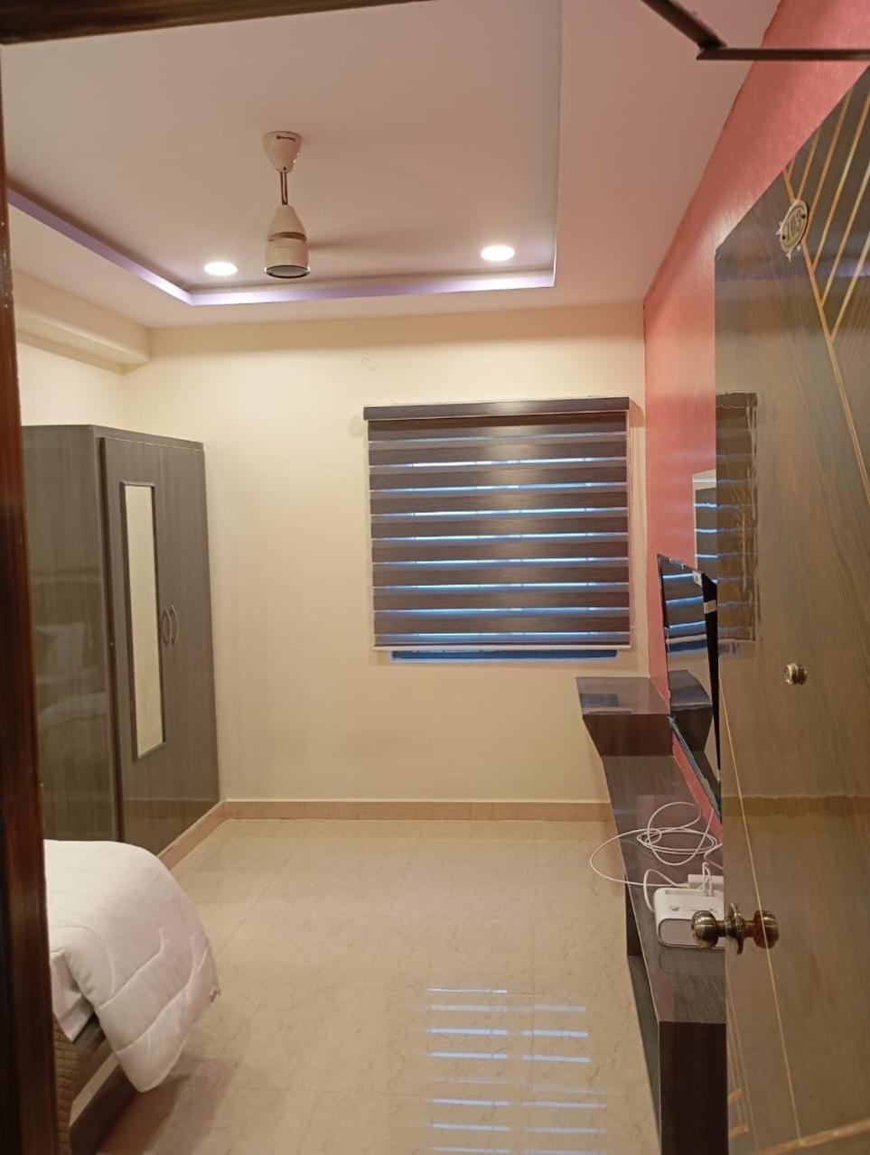 Aadya Inn New Luxury Hotel Tirupati Esterno foto