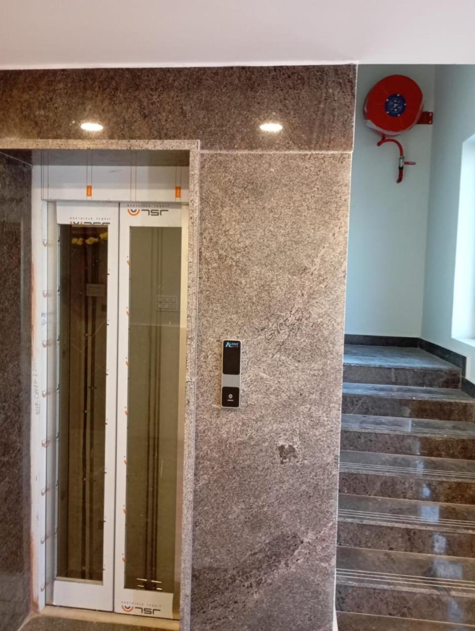 Aadya Inn New Luxury Hotel Tirupati Esterno foto