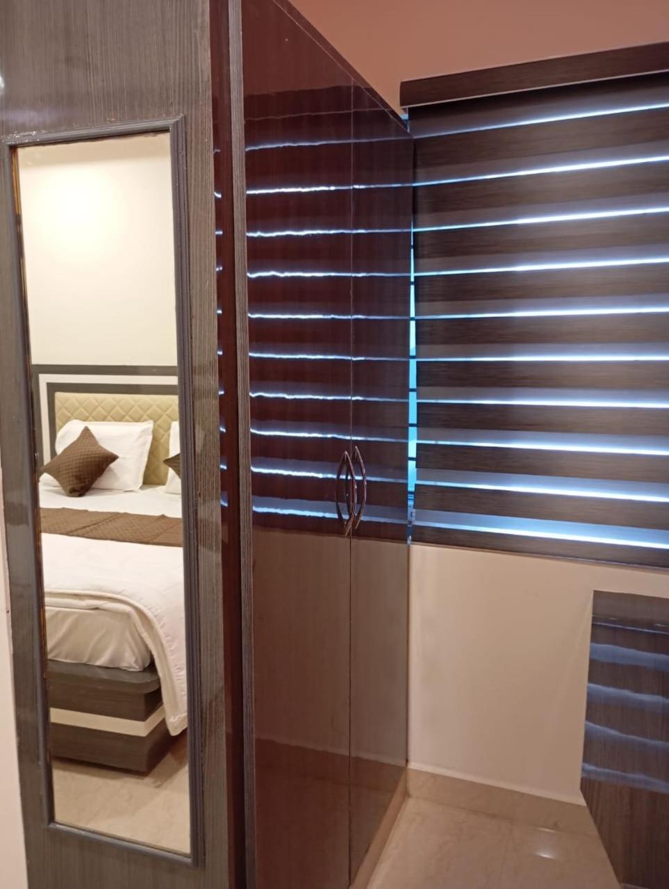 Aadya Inn New Luxury Hotel Tirupati Esterno foto