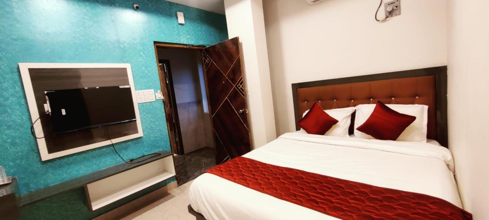 Aadya Inn New Luxury Hotel Tirupati Esterno foto