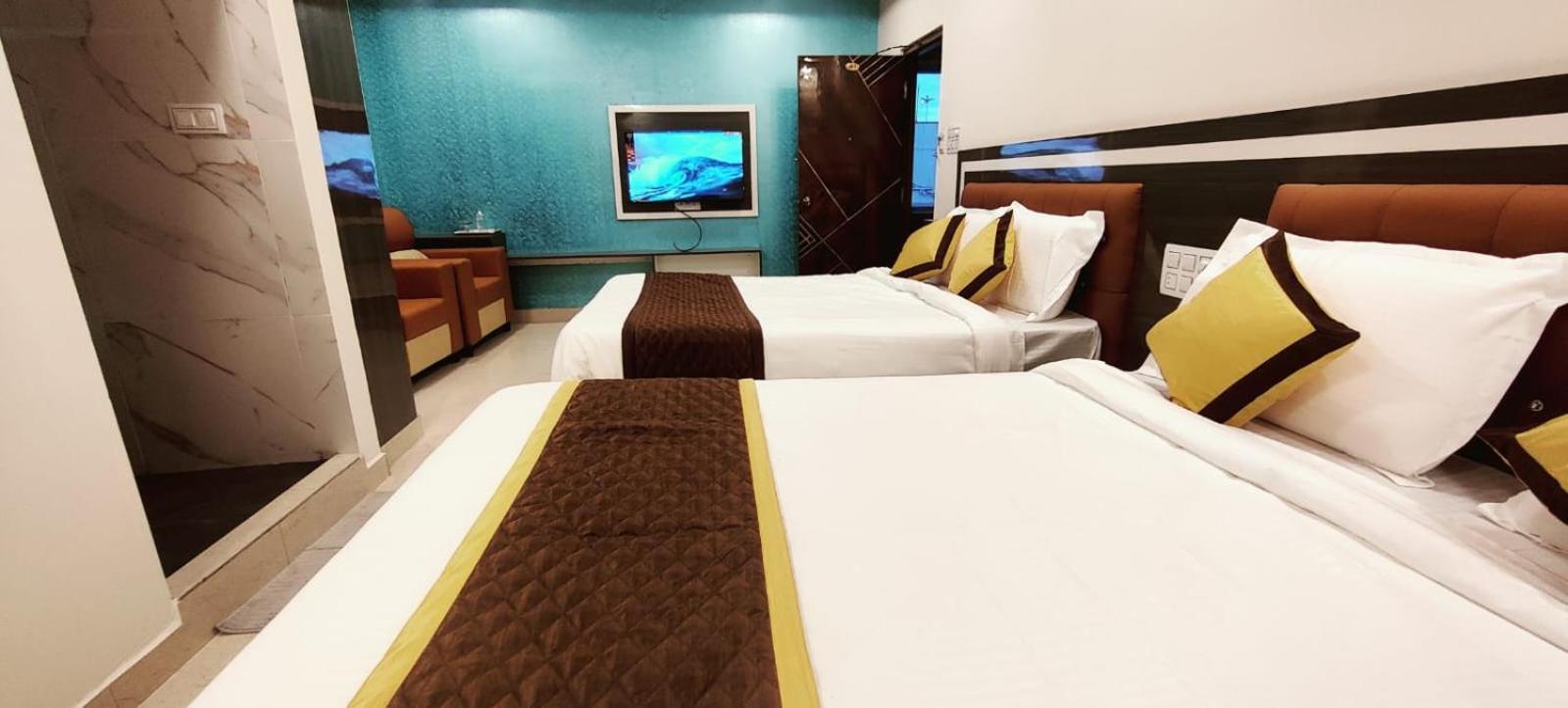 Aadya Inn New Luxury Hotel Tirupati Esterno foto
