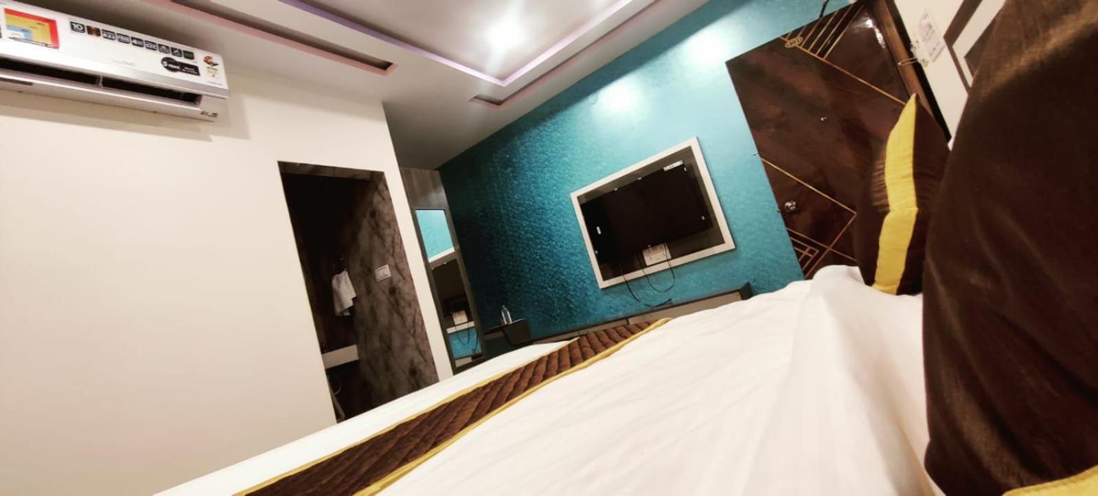 Aadya Inn New Luxury Hotel Tirupati Esterno foto